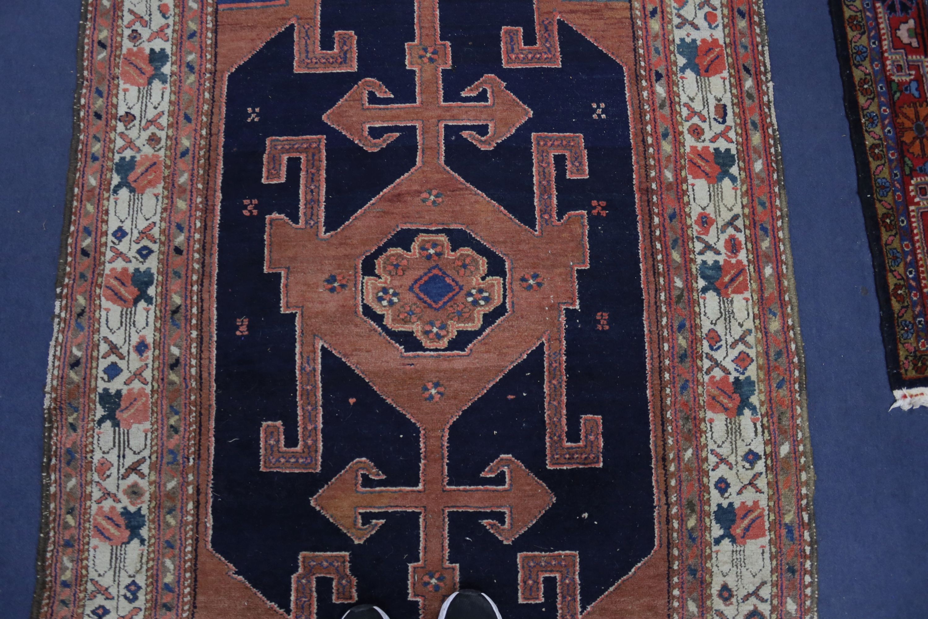 A Hamadan blue ground rug, 197 x 132cm